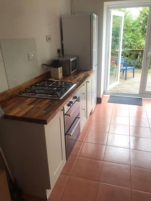 Lovely In Sketty Great For And City! Holiday home *